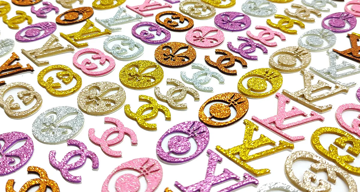 50 Adesivos Pet Coleção GRIFES fêmea glitter Lacinho Pet